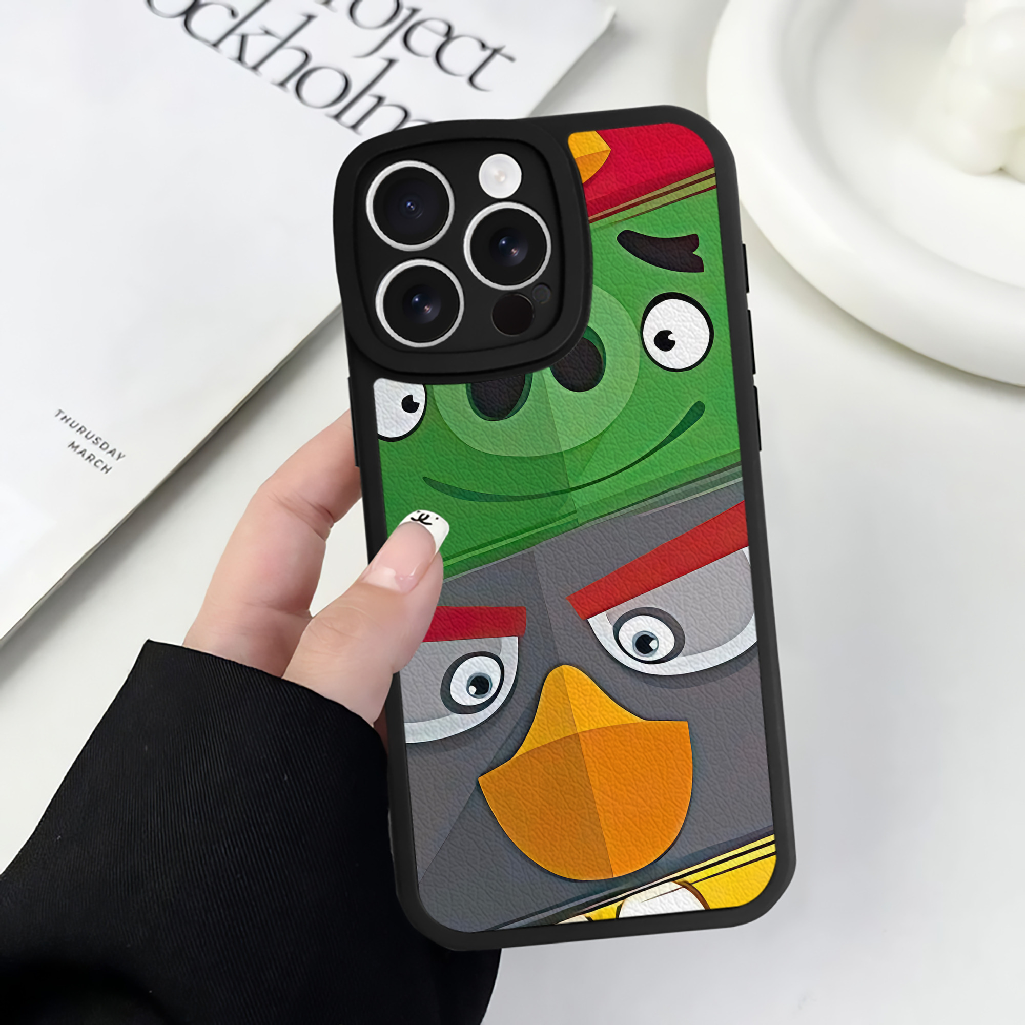 （画像用） Angry Birds アングリーバード 【iPhone 16シリーズ対応】シリコンスマホケース（レザー調） 材質：シリコン